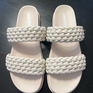 Ladies beige new size 10 slide braided sandals